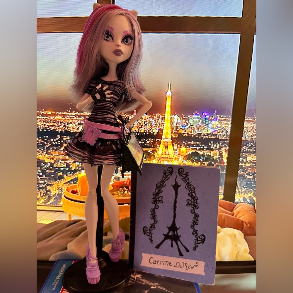 Monster High Doll/ Catrine DeMew / Scaris City Of Frights